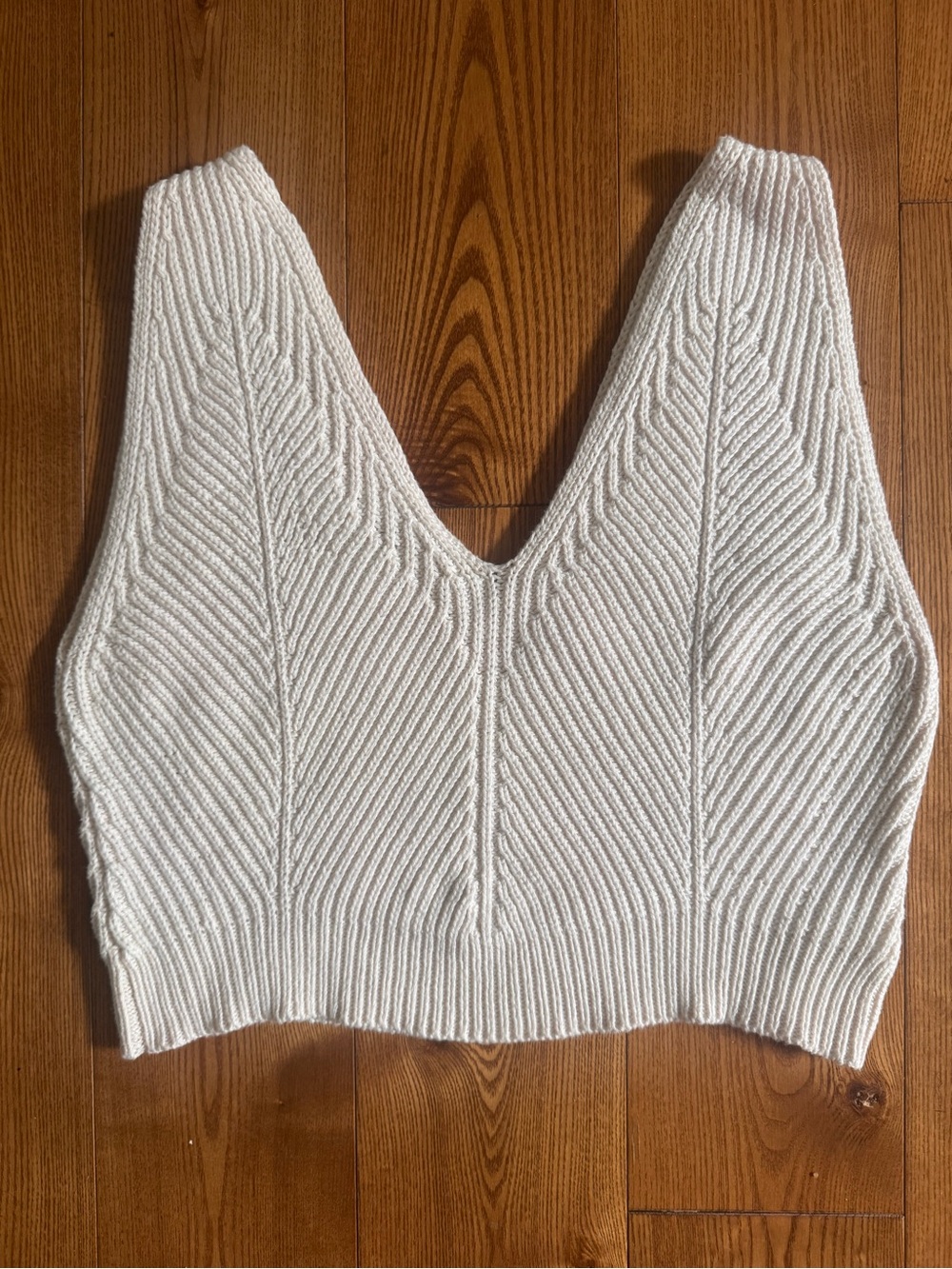 Eve Gravel Scott Knit Cream V-Neck Crop Top